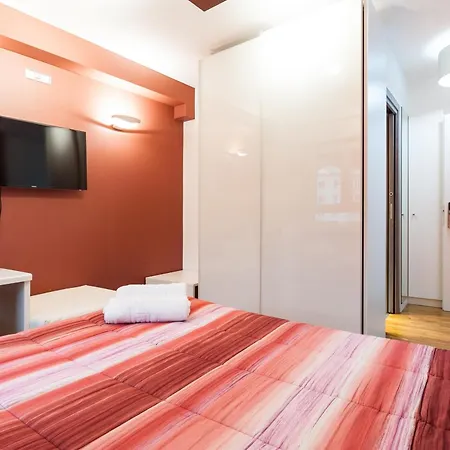 Il Rosso E Il Blu Róma