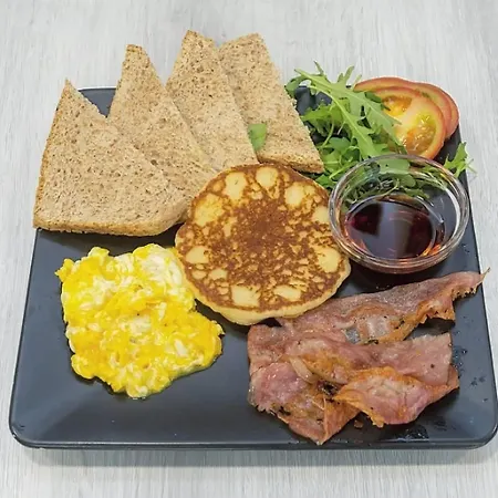 红与蓝酒店 4*