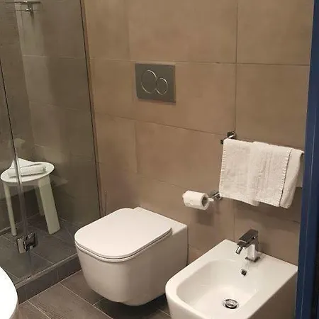 红与蓝酒店 4*