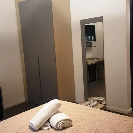 红与蓝酒店 4*