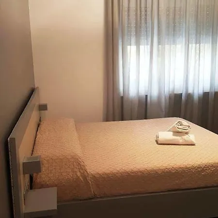 红与蓝酒店 4*