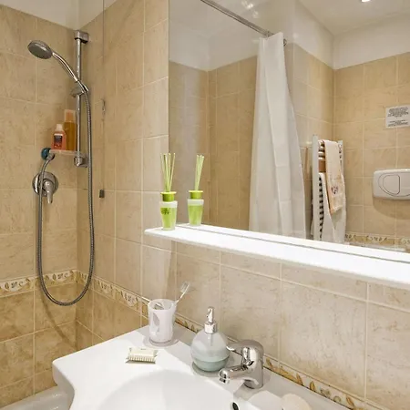 Il Rosso E Il Blu Roma